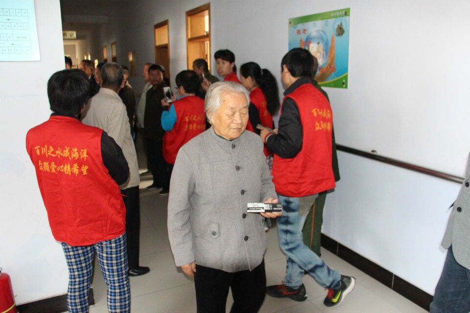 QQ图片20141003121331.jpg